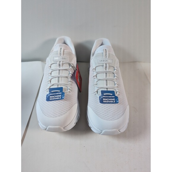 Skechers Womens Size 8 White Slip On Sneakers Machine Washable Lightweight - Picture 2 of 9